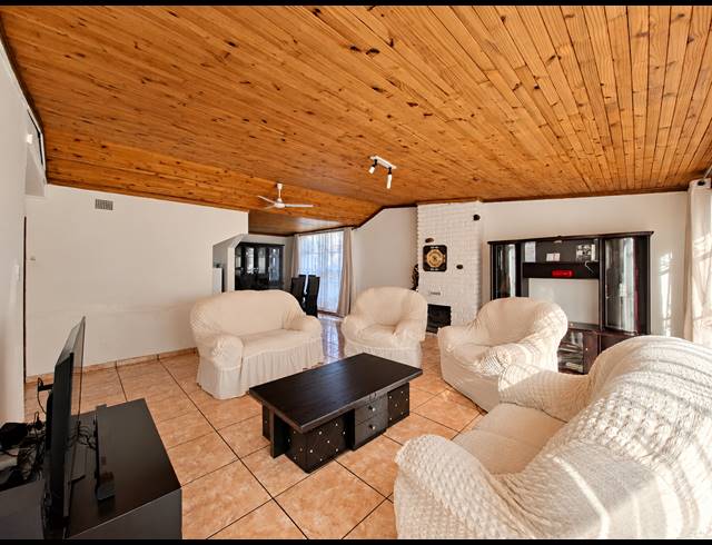 3 BEDROOM HOUSE FOR SALE IN THREE RIVERS